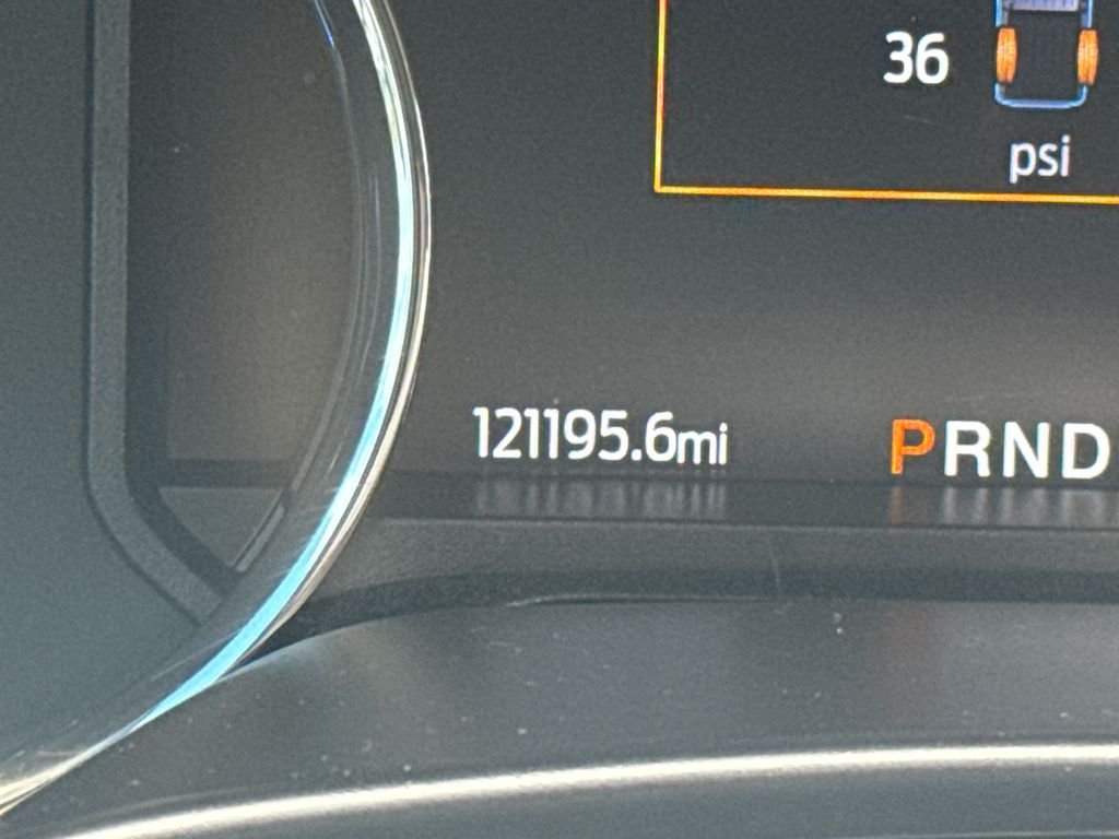 Used 2020 White Ford Lariat image 29