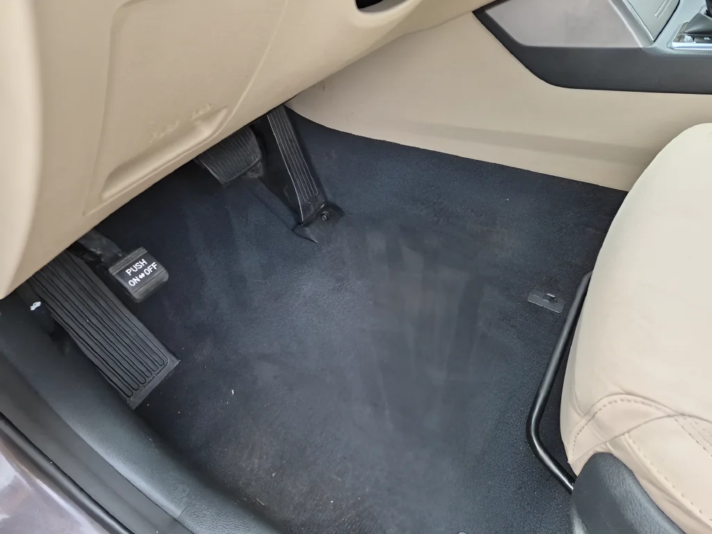 Used 2015 Brown Hyundai SE image 19