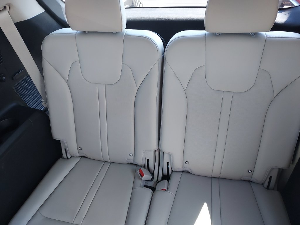 Used 2025 White Kia SX image 27