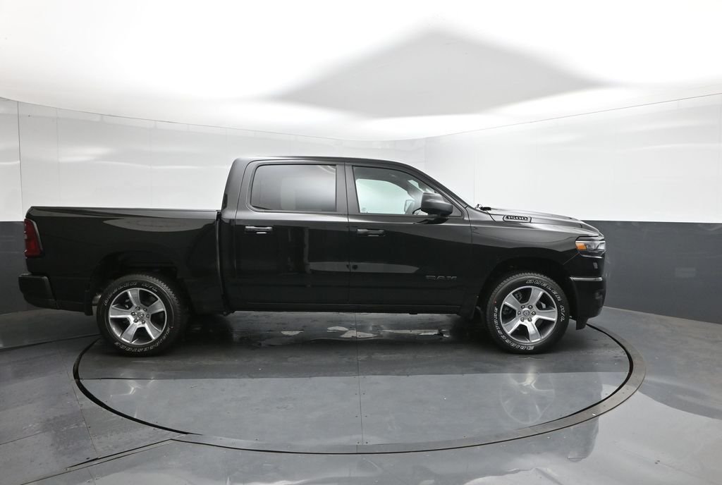 New 2026 Diamond Black Crystal Pearlcoat RAM Express image 15