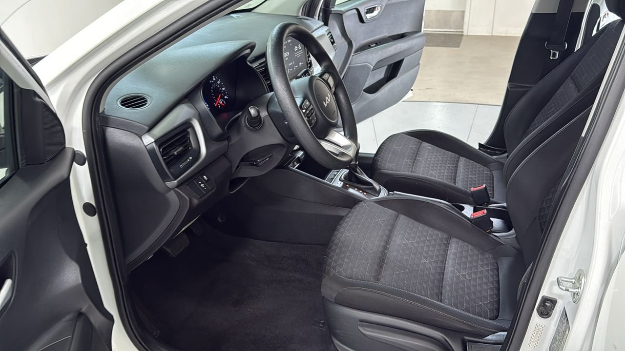 Used 2022 White Kia LX image 12