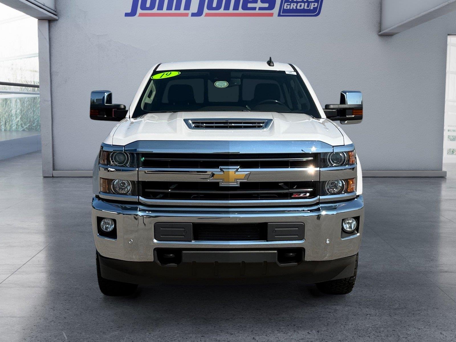Used 2019 Iridescent Pearl Tricoat Chevrolet LTZ image 11
