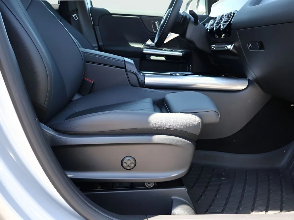 Used 2026 Cirrus Silver Metallic Mercedes-Benz GLA 250 image 10