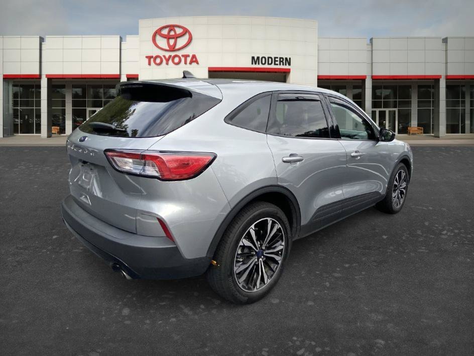 Used 2022 Silver Metallic Ford SE image 22