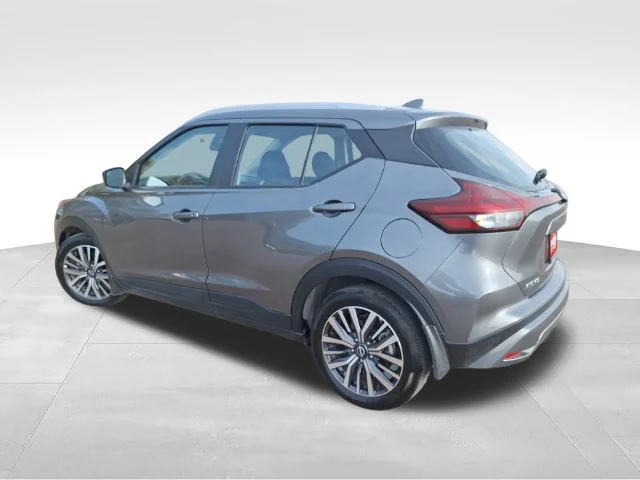Used 2024 Gray Nissan SV image 6