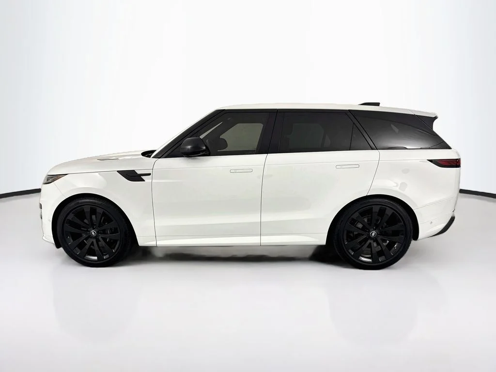 Used 2025 White Land Rover Dynamic SE image 8
