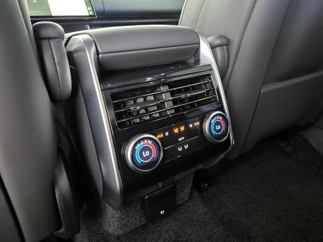 2026 Land Rover Range Rover SE - Photo 13