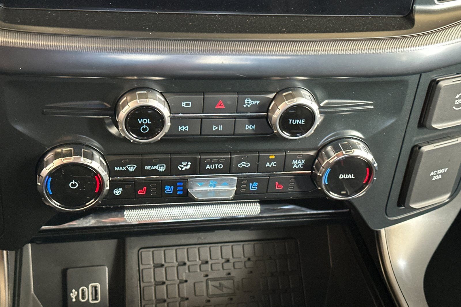 Used 2025 Red Ford Lariat image 21