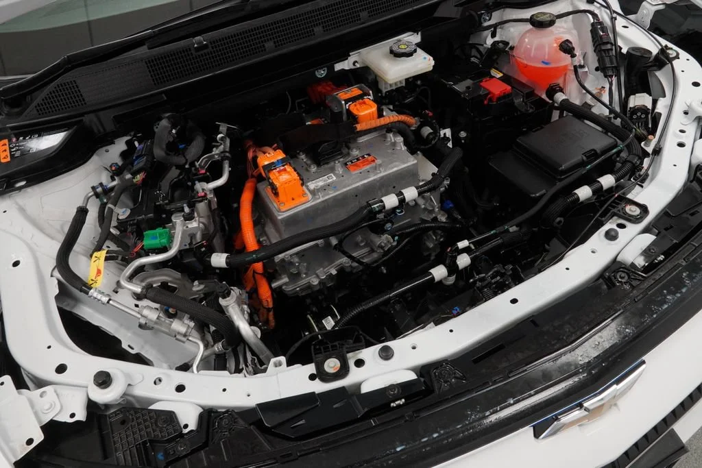 New 2026 Summit White Chevrolet LT image 38