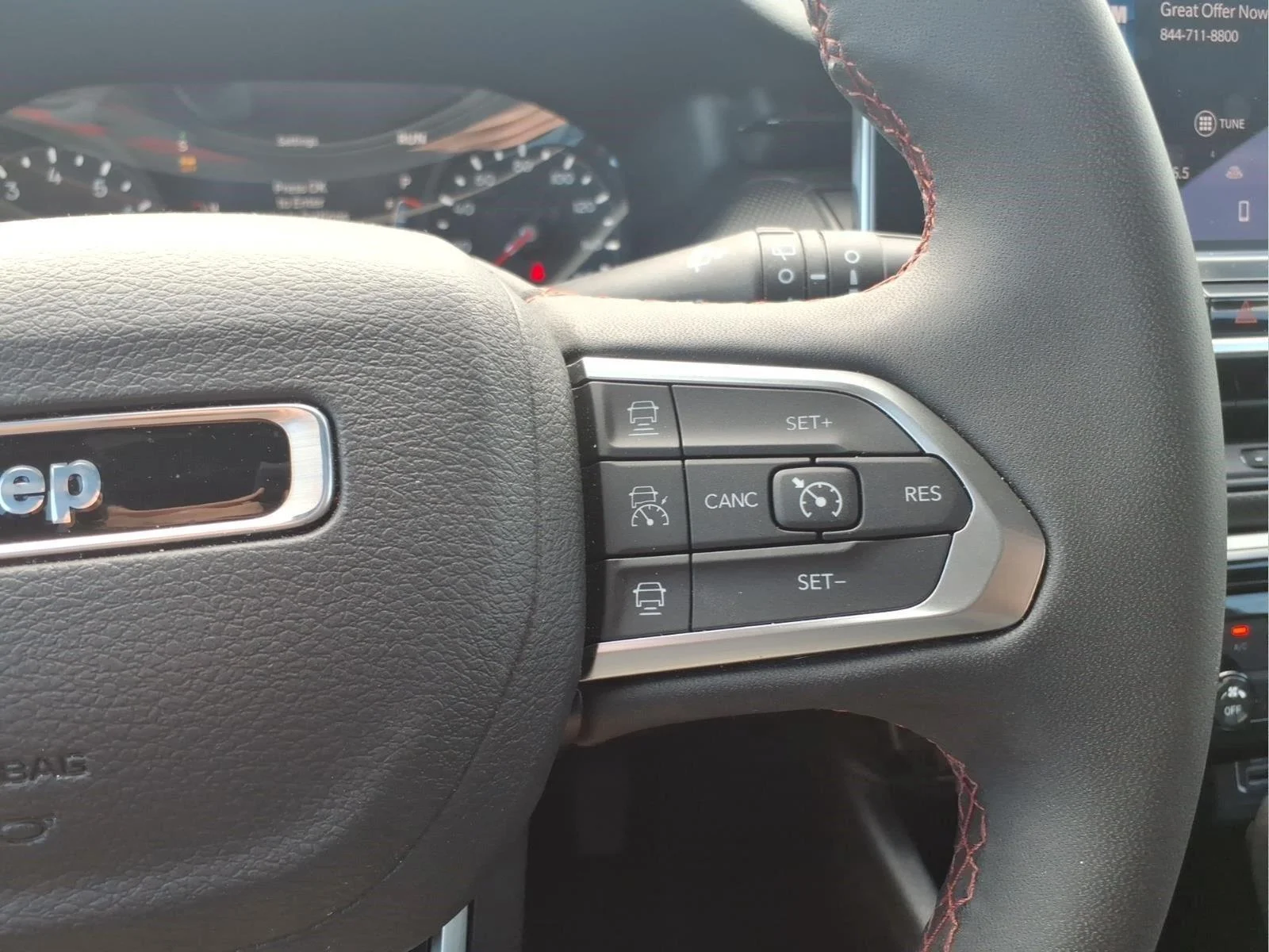 Used 2025 Red Hot Pearlcoat Jeep Trailhawk image 22