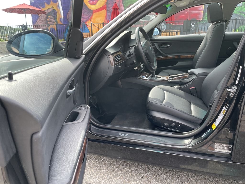 Used 2006 Black BMW 330xi image 14