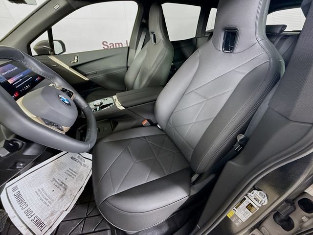2026 BMW iX 45 - Photo 22