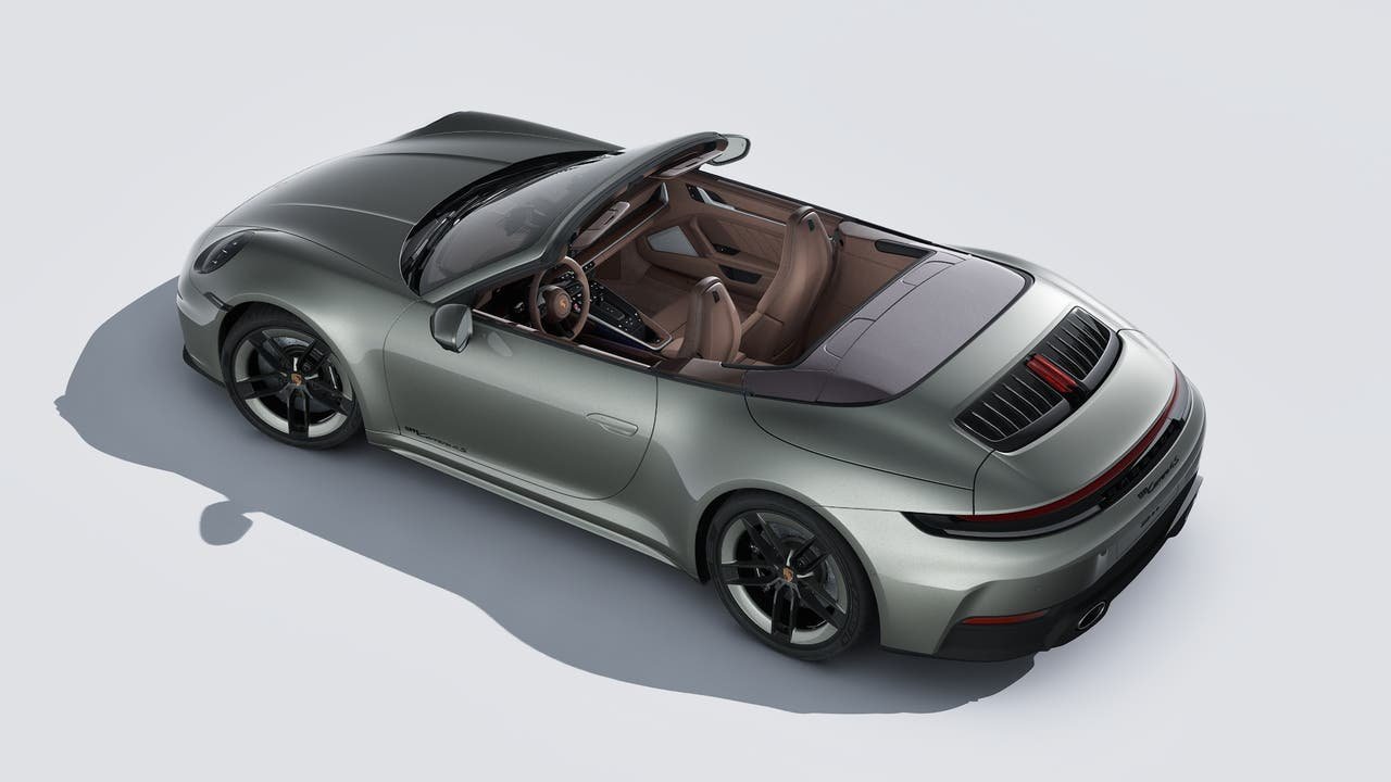 New 2026 Aventurine Green Metallic Porsche Carrera 4S Cabriolet image 4