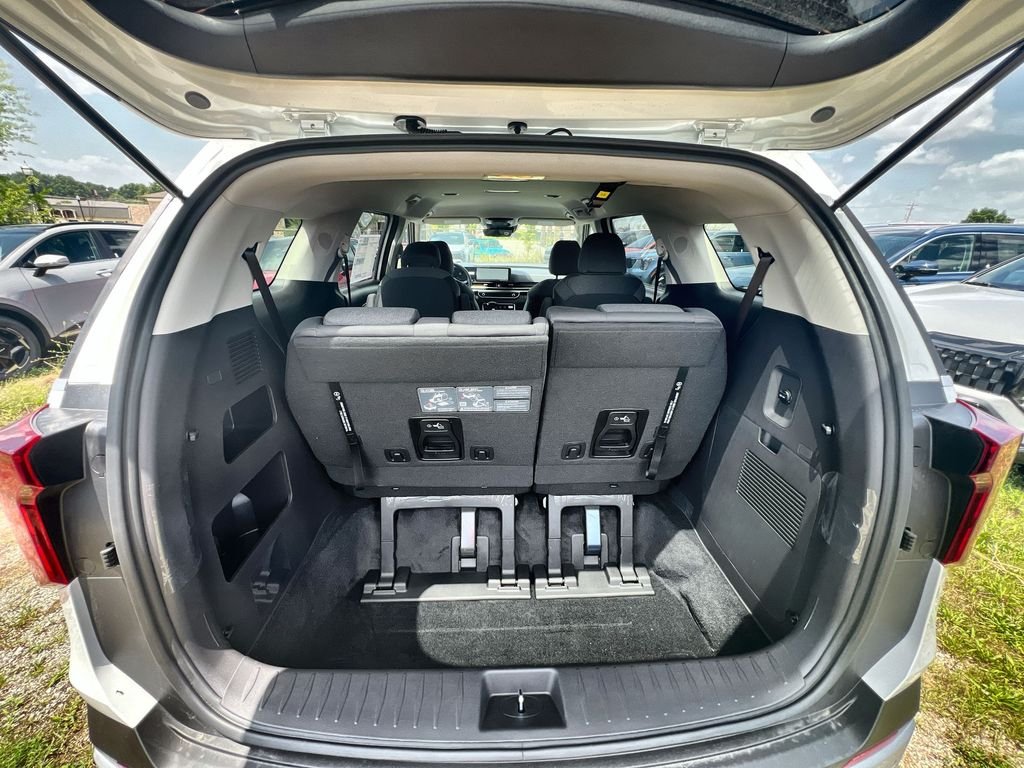 New 2026 White Kia LX image 24