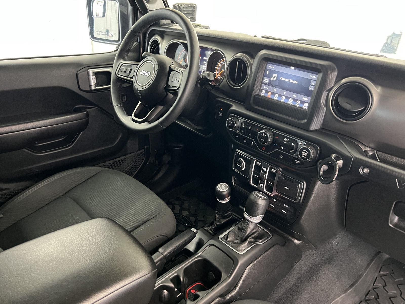 Used 2019 Granite Crystal Metallic Clearcoat Jeep Sport S image 28