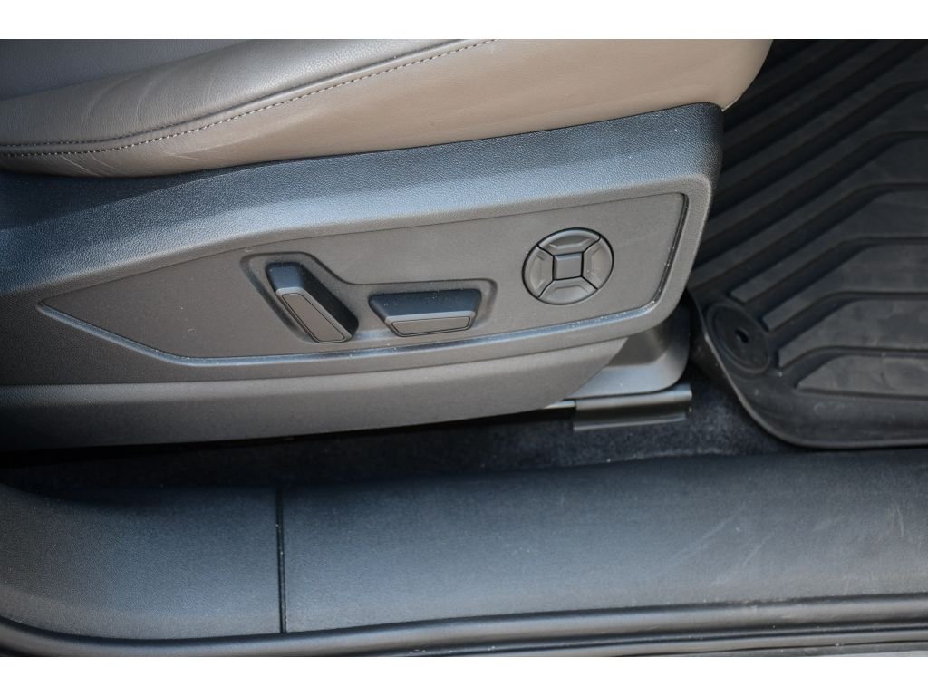 Used 2025 Arkona White Audi Premium image 32