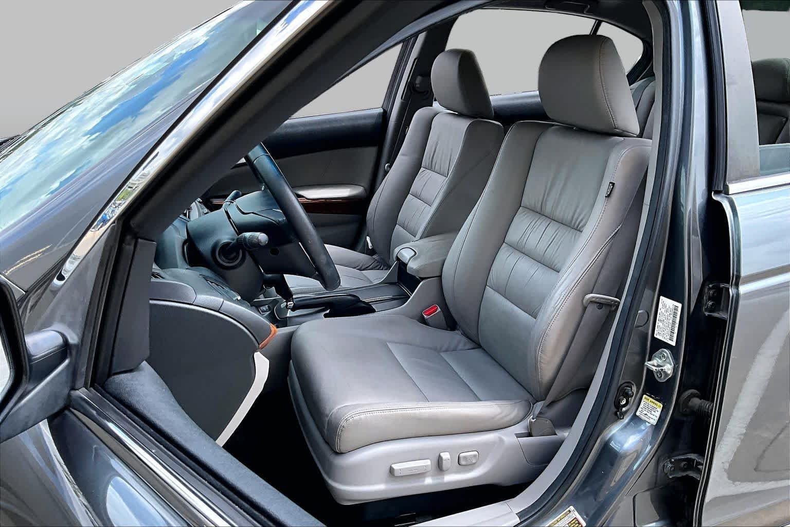 Used 2012 Alabaster Silver Metallic Honda EX-L image 7
