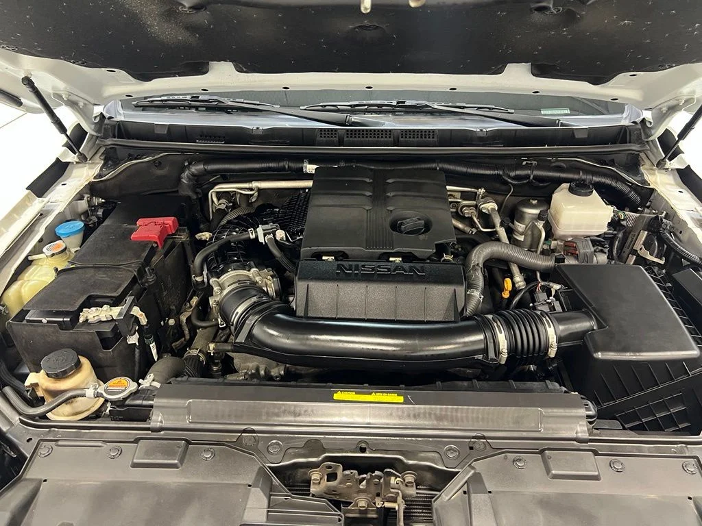 Used 2024 White Nissan PRO-4X image 32