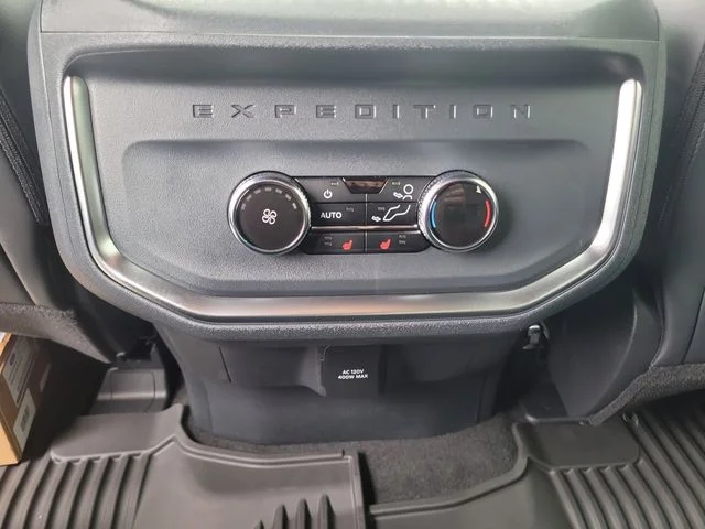 New 2026 White Metallic Ford Tremor image 19