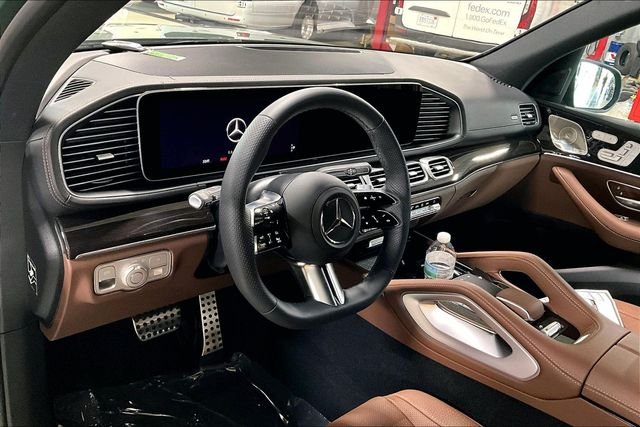 New 2026 MANUFAKTUR Ireland Mid Green Metallic Mercedes-Benz GLS 450 image 8