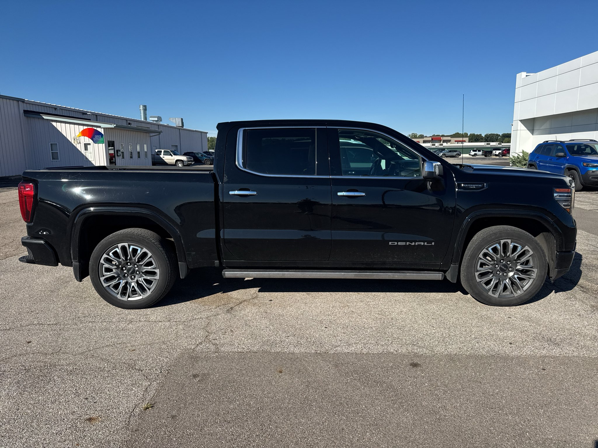 Used 2024 Onyx Black GMC Denali Ultimate image 6