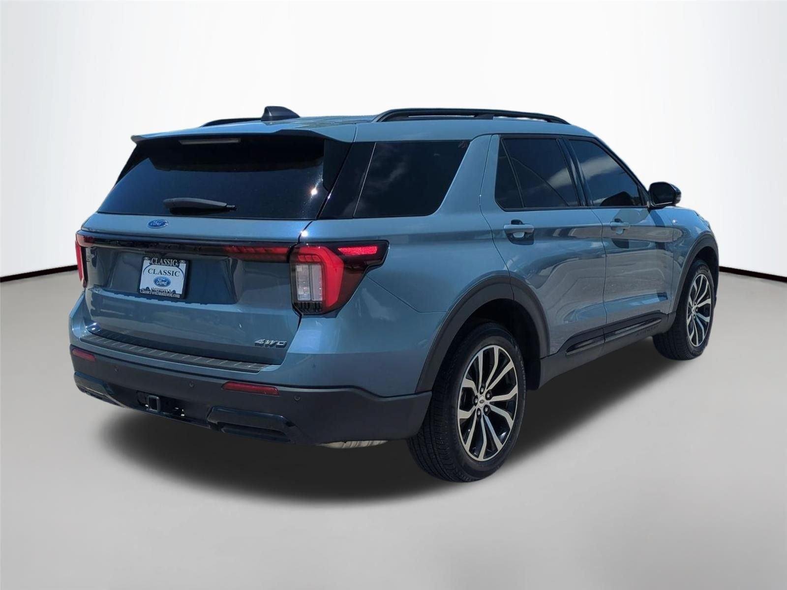 Used 2025 Vapor Blue Ford ST-Line image 5