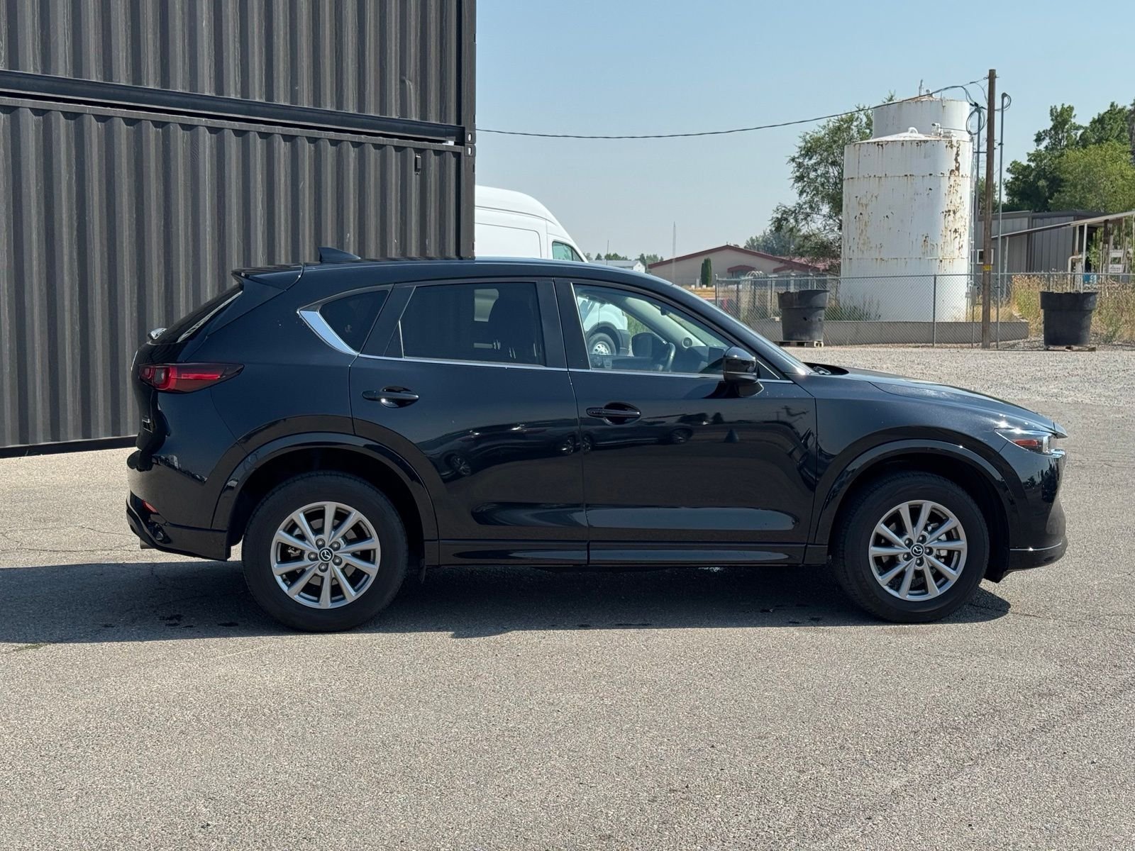 View vehicle photo 3