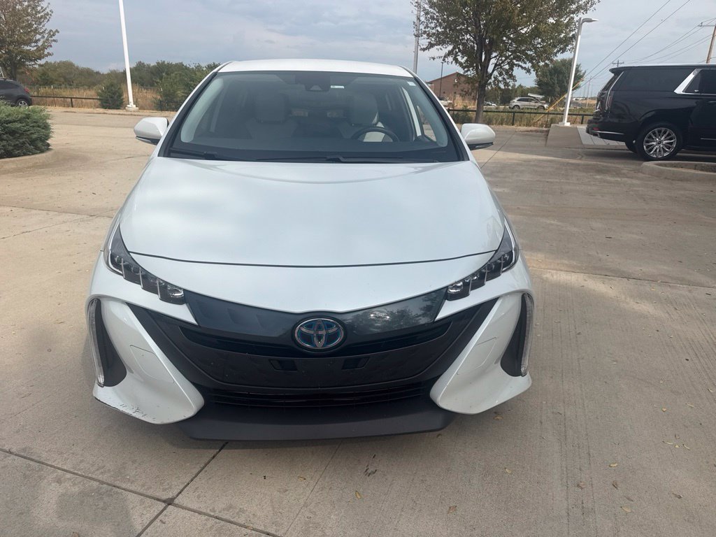 Used 2022 Beige Toyota XLE image 4