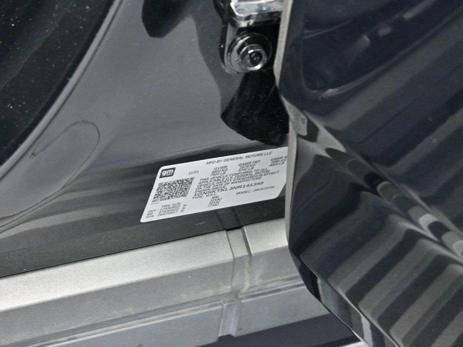 Used 2022 Black Chevrolet High Country image 41