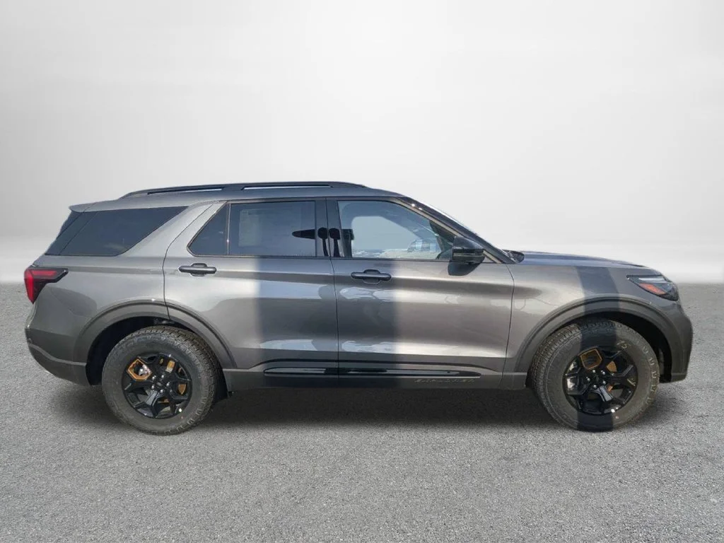 New 2026 Carbonized Gray Metallic Ford Tremor® image 2