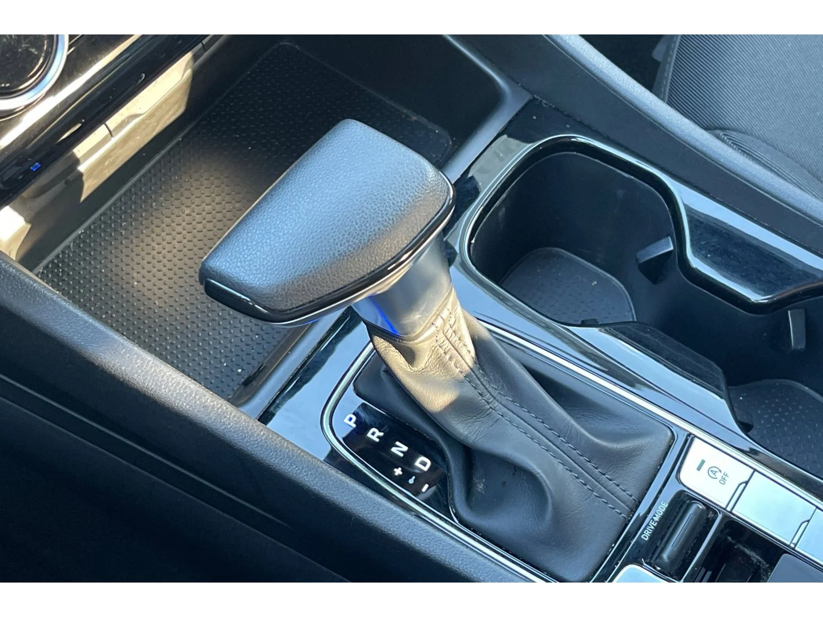 Used 2022 Phantom Black Hyundai SEL image 33