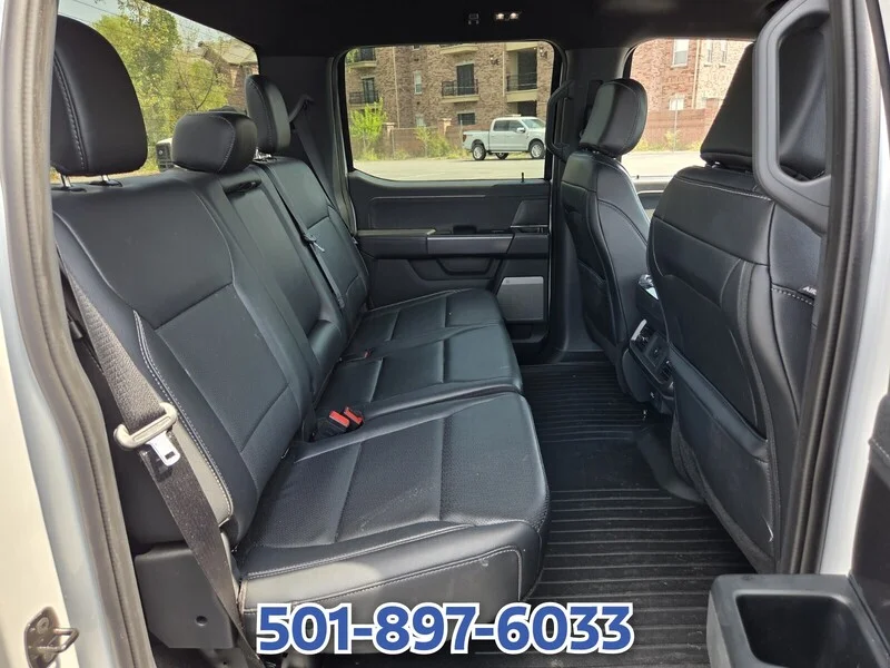 Used 2025 Oxford White FORD LARIAT 4WD SuperCrew 5.5