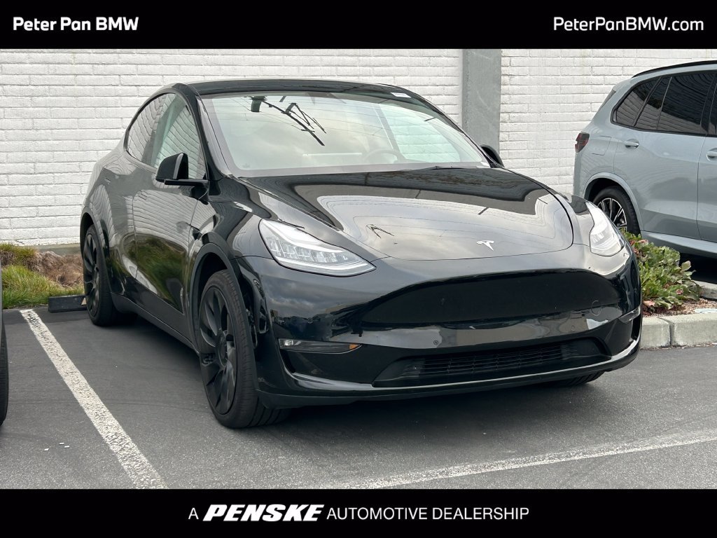 Used 2021 Solid Black Tesla Long Range image 1