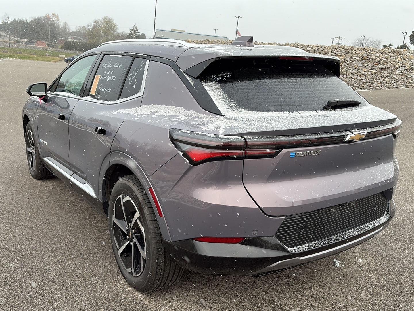 2025 Chevrolet Equinox EV 1LT photo 4