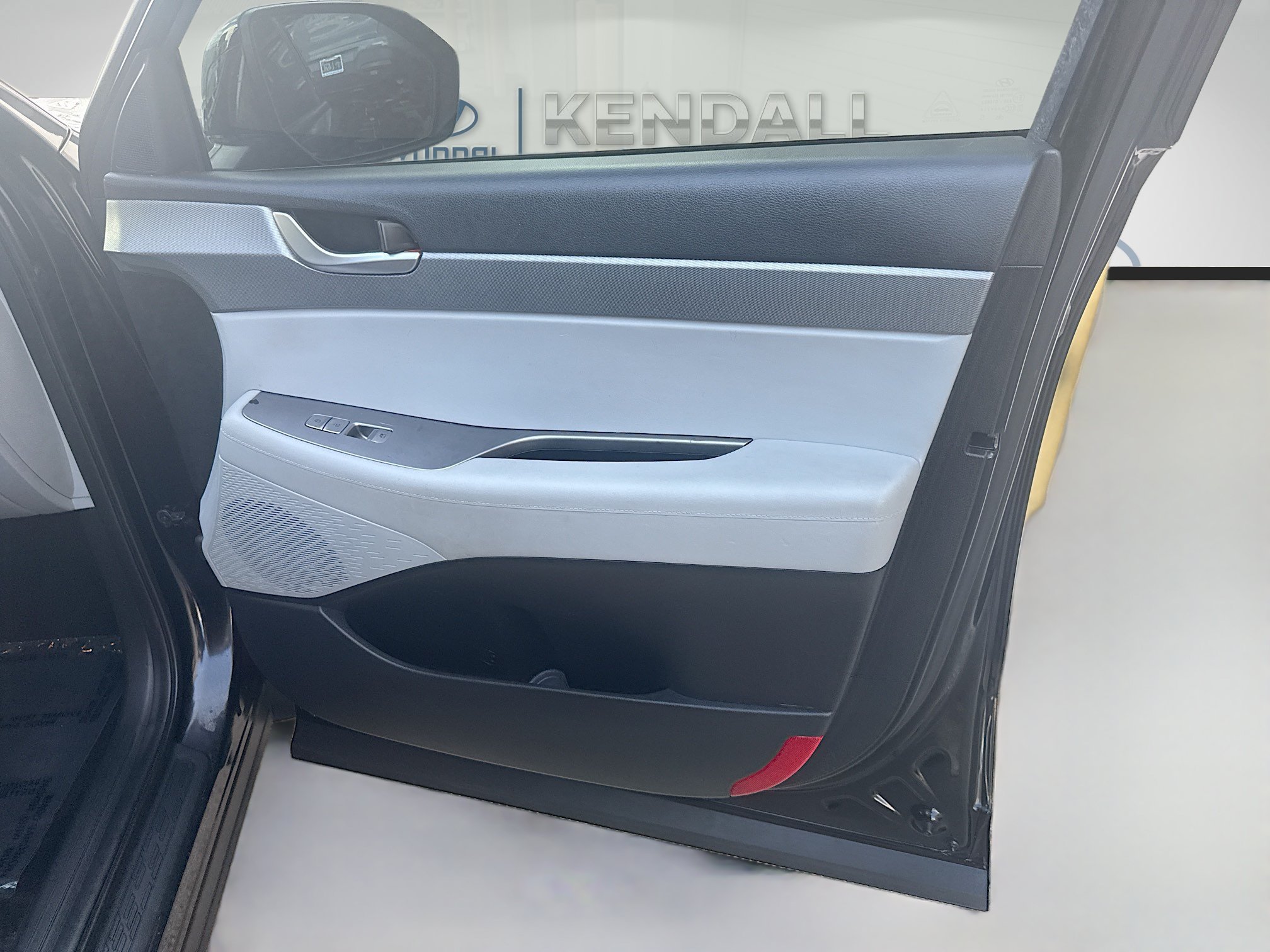 Used 2022 Abyss Black Pearl Hyundai SE image 31