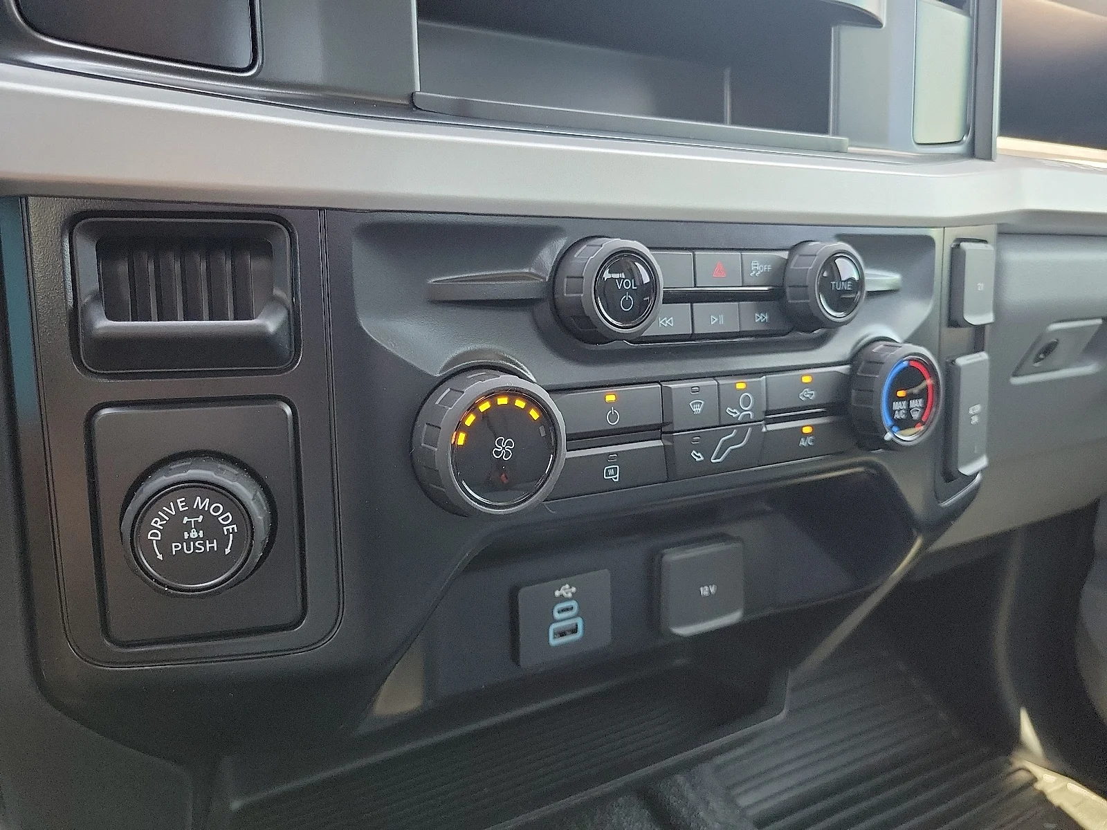 New 2025 Antimatter Blue Metallic Ford F-350&reg; XL image 14