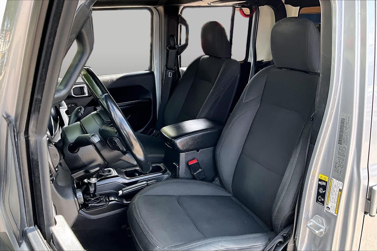 Used 2020 Billet Silver Metallic Clearcoat Jeep Sport S image 8
