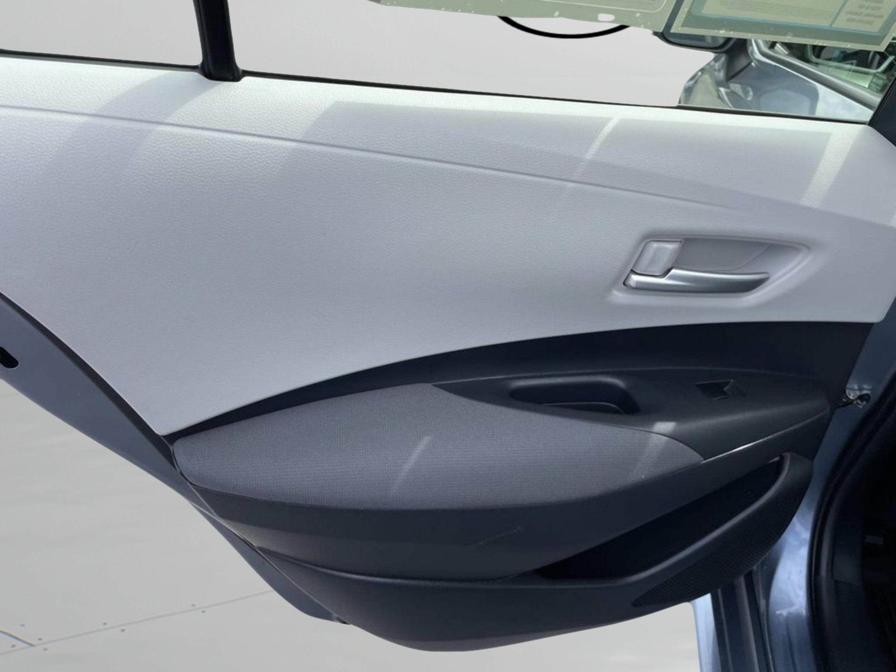 Used 2021  Toyota LE image 11