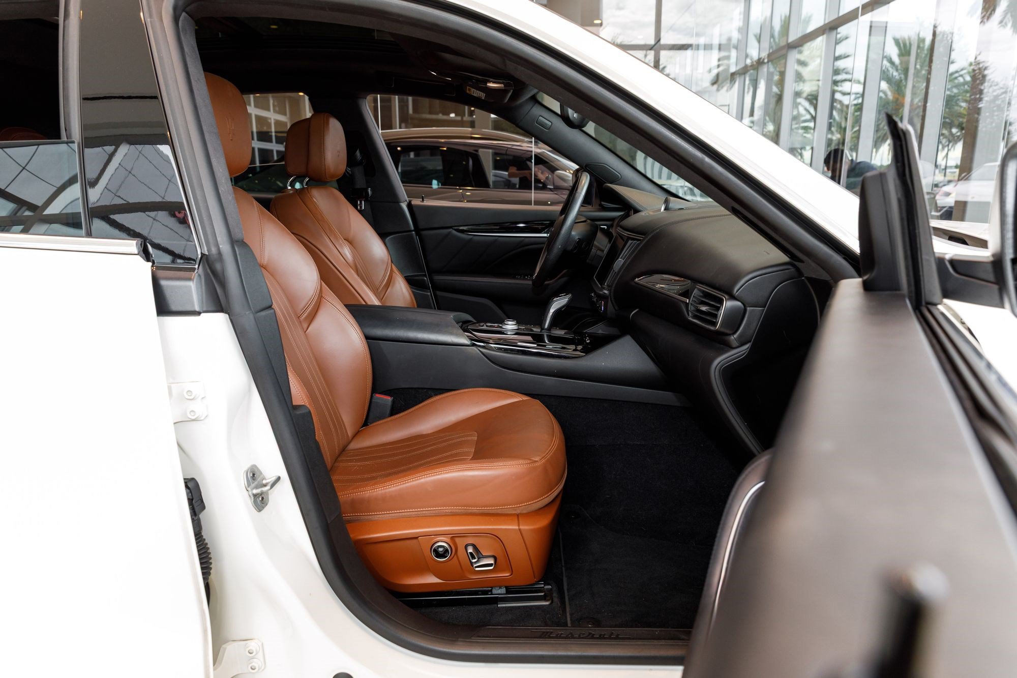 Used 2023 Bianco Maserati GT image 42