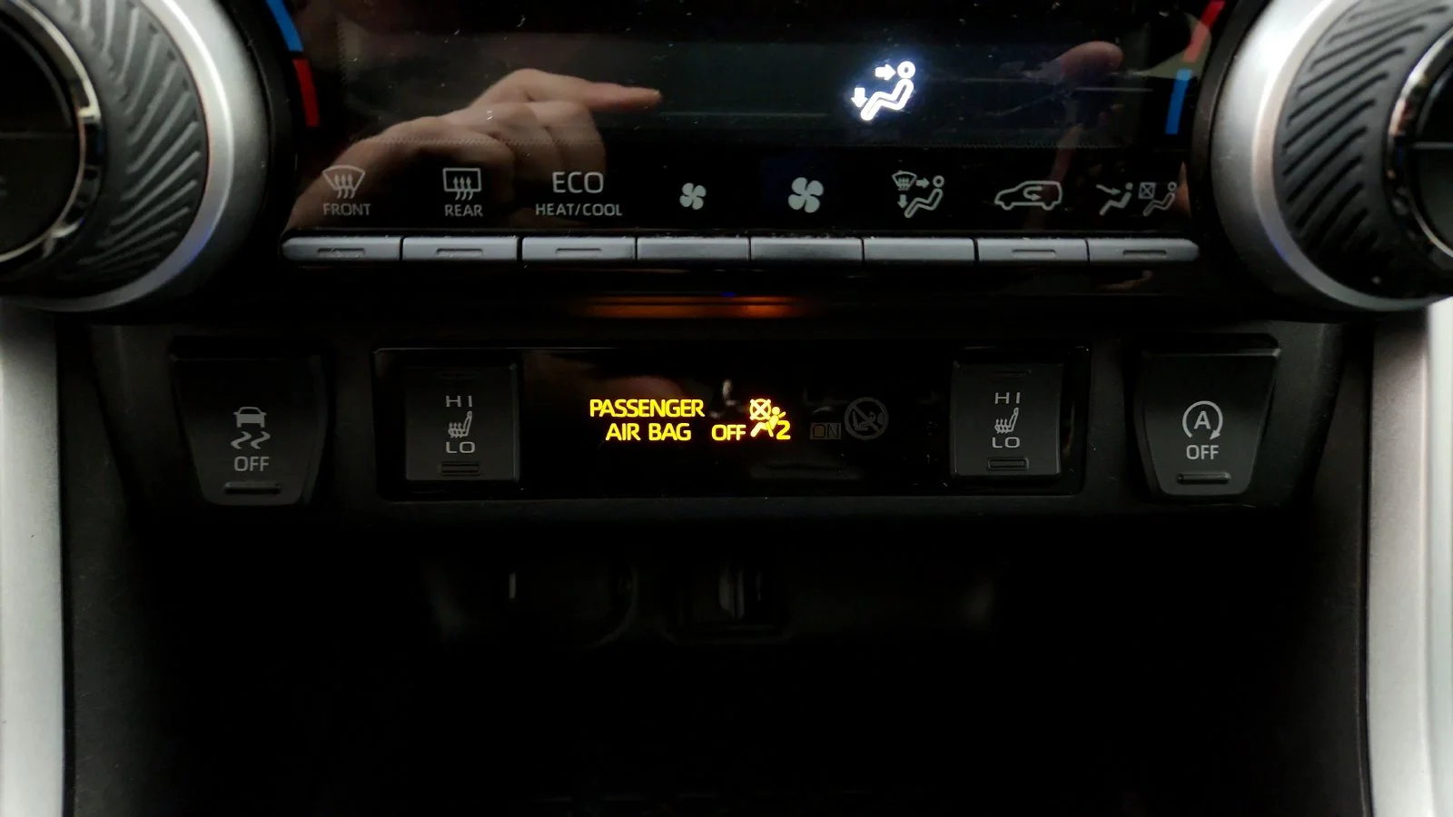 Used 2022  Toyota XLE image 33