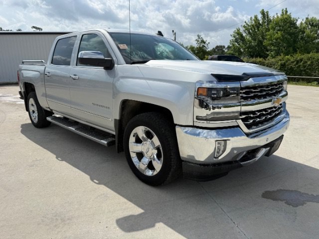 Used 2017 Silver Ice Metallic Chevrolet LTZ image 7