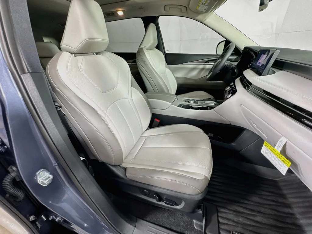 Certified Used 2027 Blue INFINITI LUXE image 40