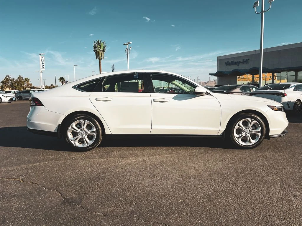 New 2026 Platinum White Pearl Honda LX image 11