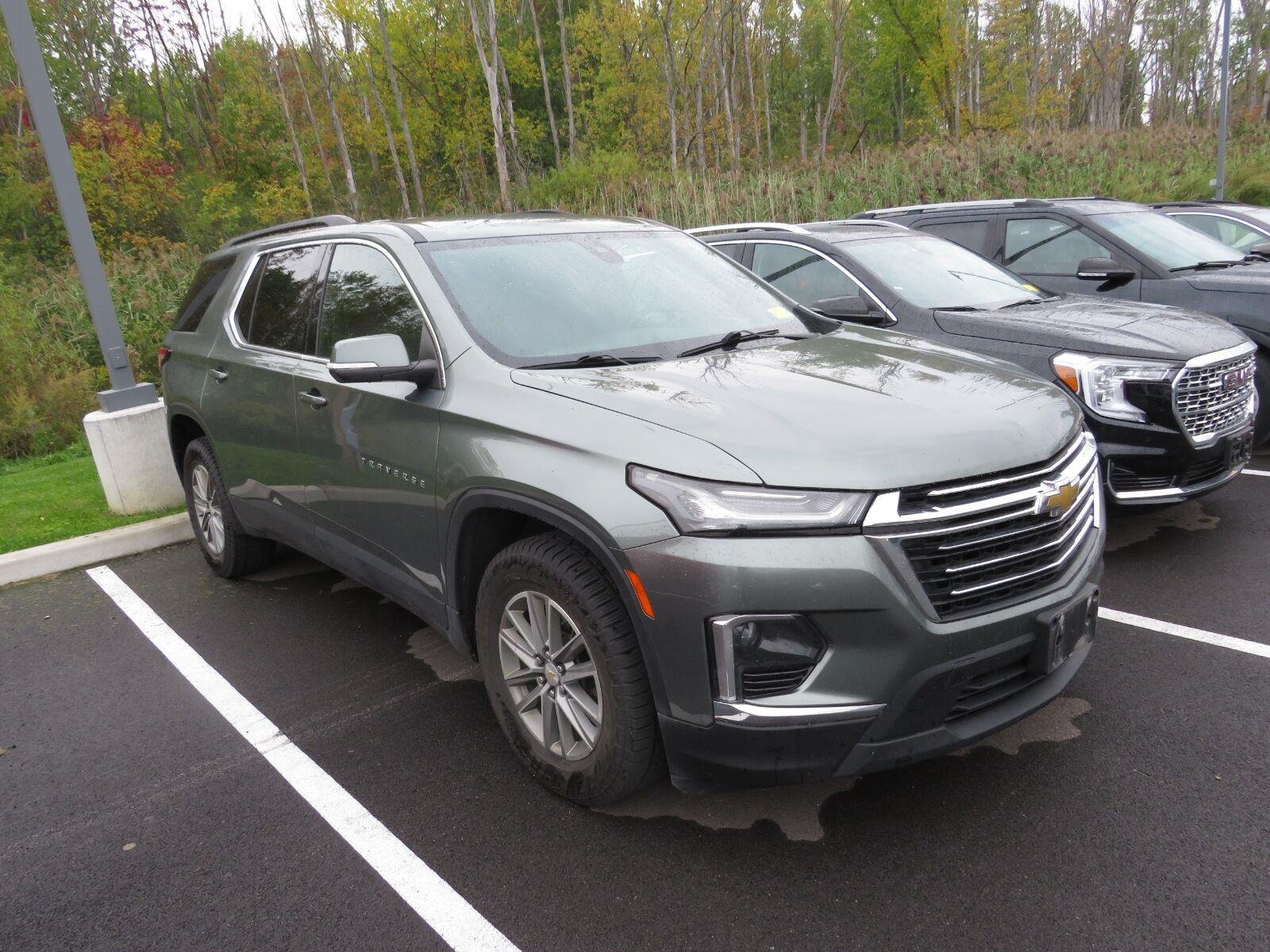 Used 2023 Silver Sage Metallic Chevrolet LT Cloth image 15