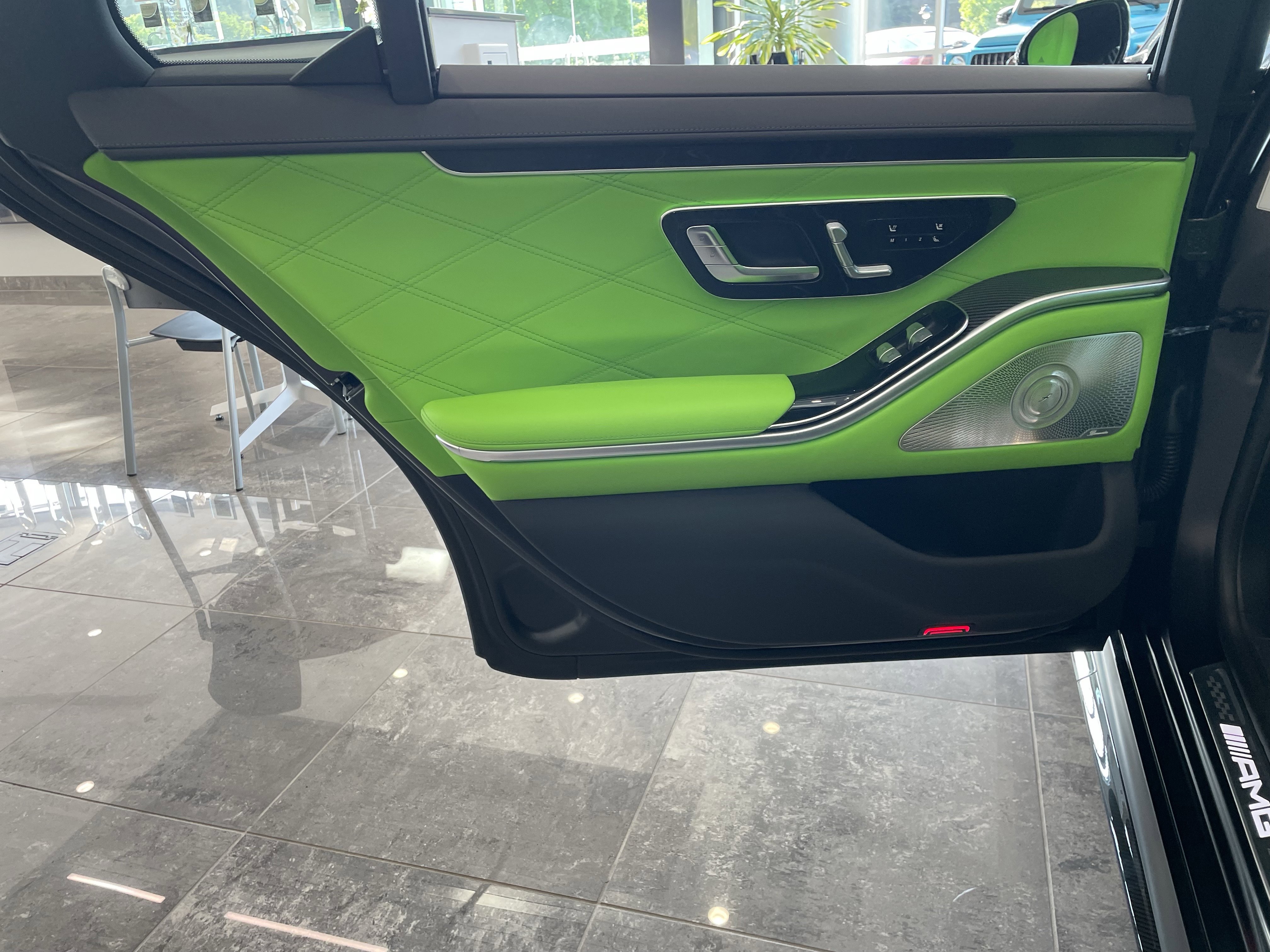 New 2026 MANUFAKTUR Graphite Grey Magno Mercedes-Benz AMG® S 63 E 4MATIC® Sedan image 33