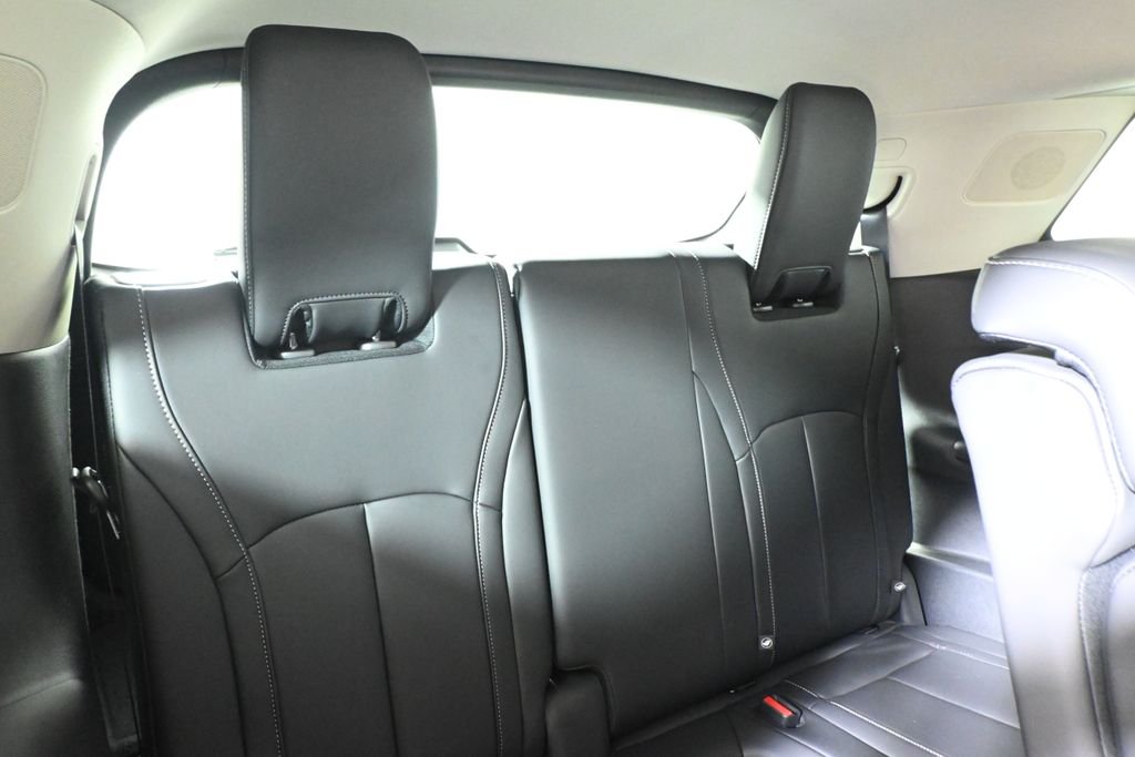 New 2027 GRAPHITE SHADOW INFINITI Luxe AWD image 38