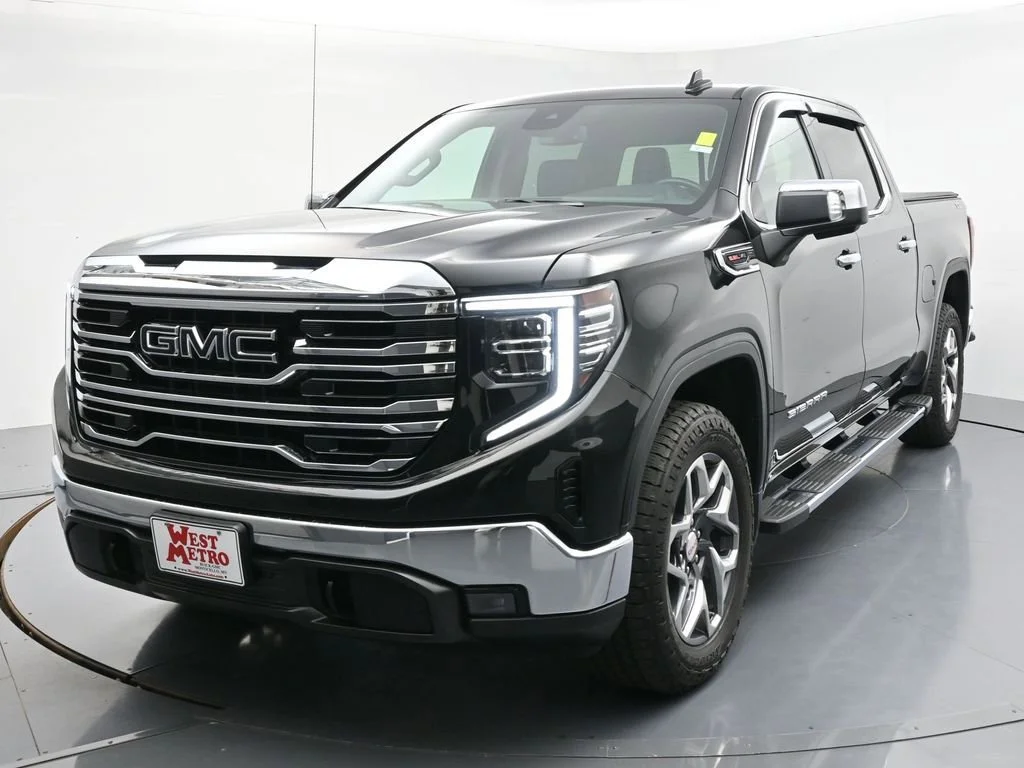 Certified 2022 GMC Sierra 1500 SLT with VIN 1GTUUDEL6NZ526183 for sale in Monticello, Minnesota