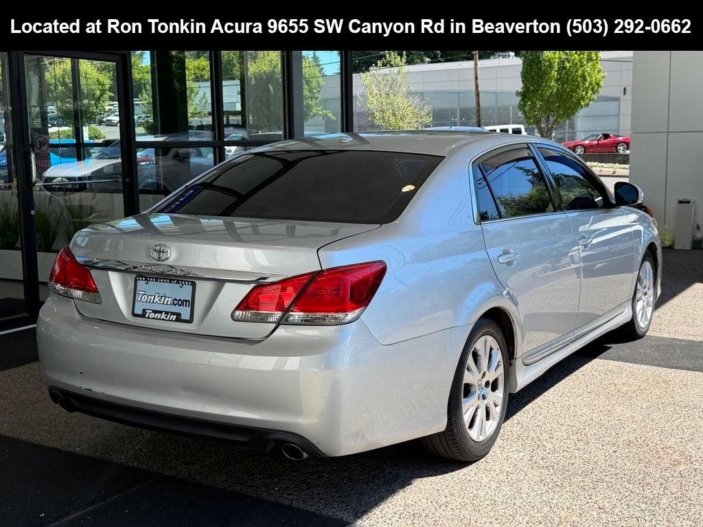 Used 2011 Classic Silver Metallic Toyota Base image 7