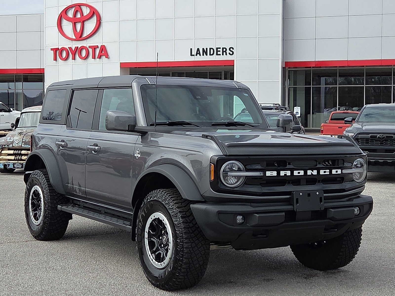 2023 Ford Bronco 4-Door Outer Banks