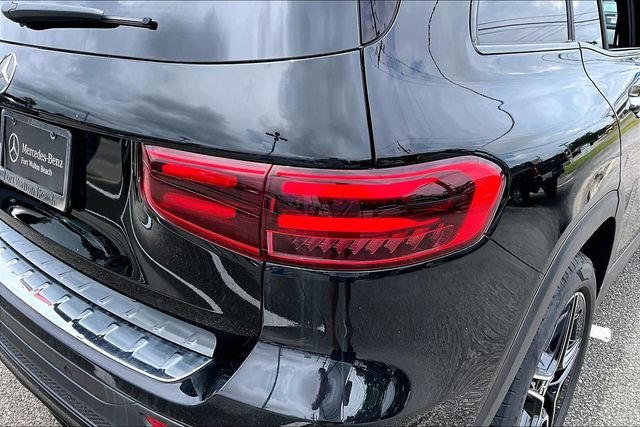 Used 2024 Black Mercedes-Benz GLB 250 image 20